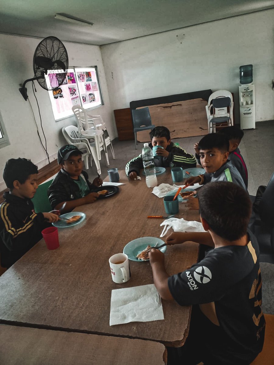 programa018's tweet photo. #SanMiguel Desde hace un tiempo nuestros niños de PAINA almuerzan en la sede antes de las actividades gracias a la colaboración y trabajo en conjunto entre @SanEnvion y @manolarico1. https://t.co/cGoOAKhA4w