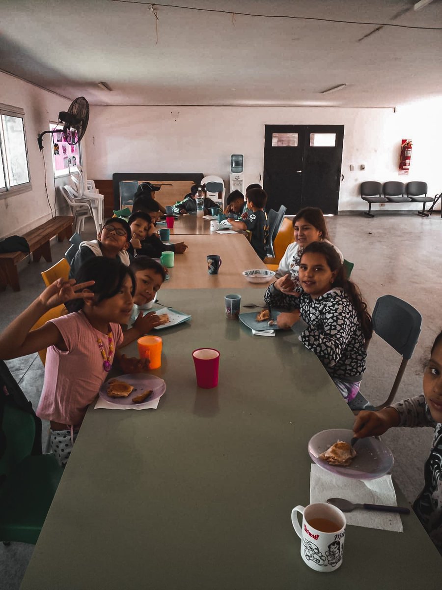 programa018's tweet photo. #SanMiguel Desde hace un tiempo nuestros niños de PAINA almuerzan en la sede antes de las actividades gracias a la colaboración y trabajo en conjunto entre @SanEnvion y @manolarico1. https://t.co/cGoOAKhA4w