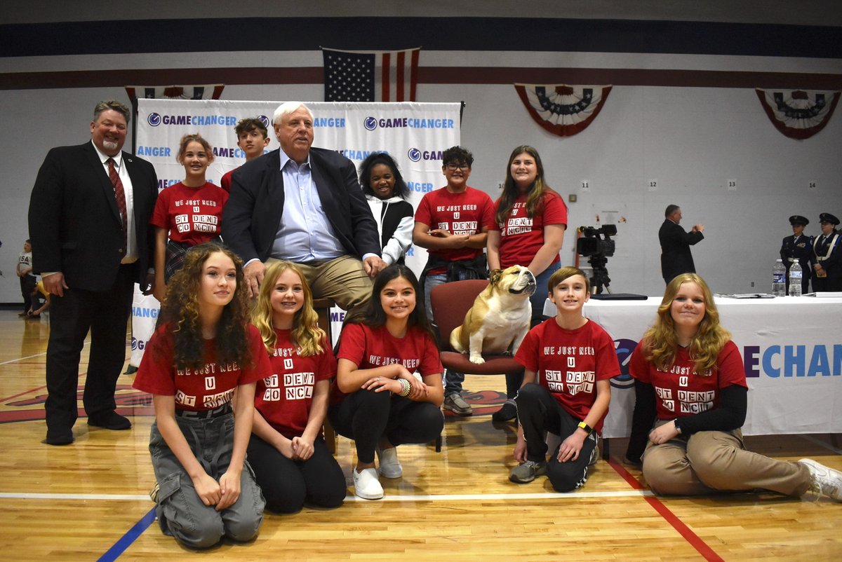 BerkCoSchoolsWV's tweet photo. Spring Mills Middle School welcomed @WVGovernor Baby Dog for a special visit to check in on the progress of the state’s new GameChanger program!

👏👏 Thanks for encouraging our students to make healthy and drug-free choices! 👏👏
Read more here:  https://t.co/8m3dtkAj5t https://t.co/Hjk1tgYPuw