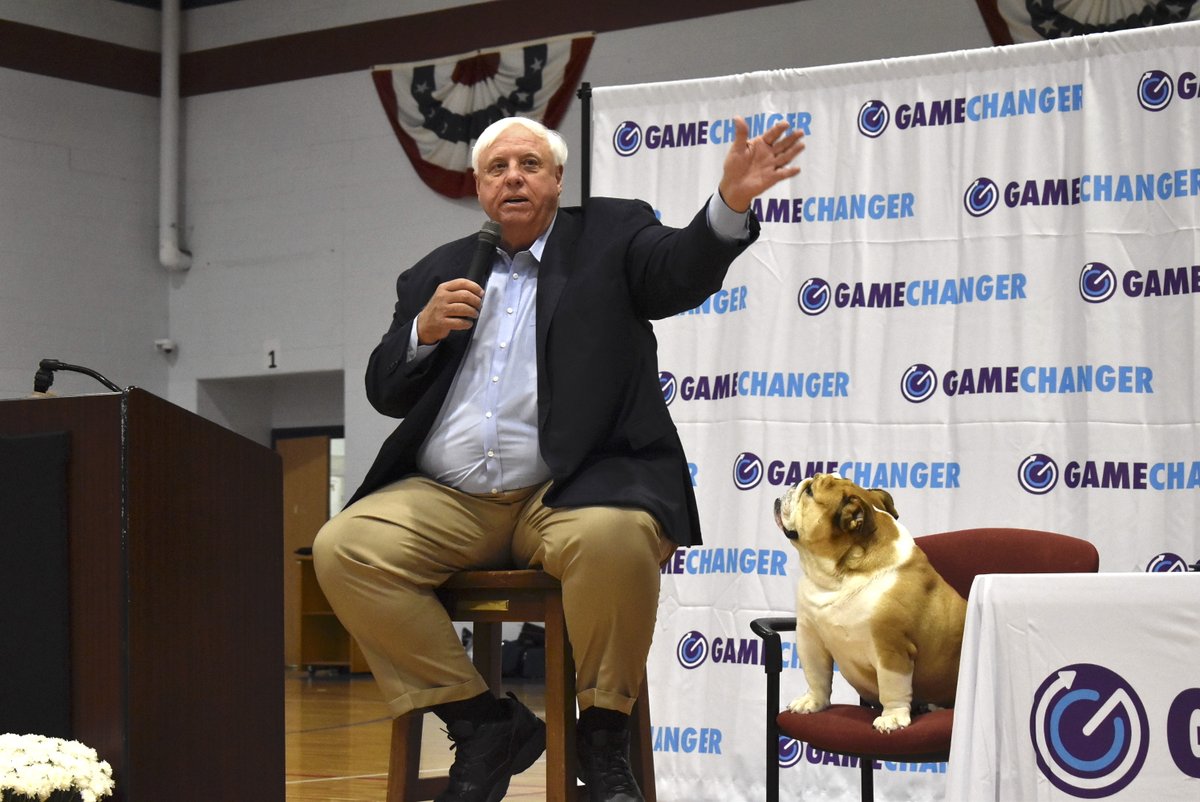 BerkCoSchoolsWV's tweet photo. Spring Mills Middle School welcomed @WVGovernor Baby Dog for a special visit to check in on the progress of the state’s new GameChanger program!

👏👏 Thanks for encouraging our students to make healthy and drug-free choices! 👏👏
Read more here:  https://t.co/8m3dtkAj5t https://t.co/Hjk1tgYPuw
