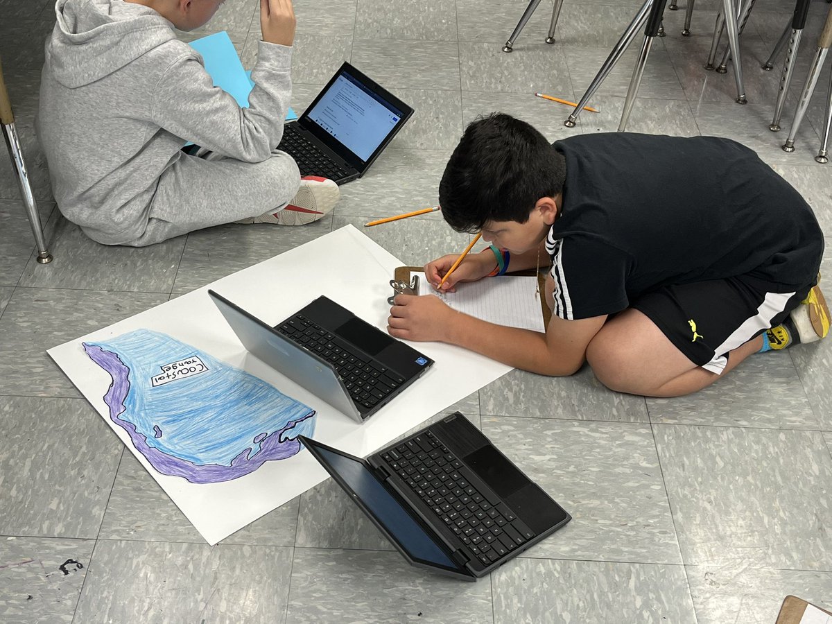 laura_prymak's tweet photo. Our 5th grade #SALEMstars are rocking their North American regions project! We are making them interactive with @makeymakey! #ComputerScience #OralLanguage #Research #AuthenicWriting #SHINEon #ONEccps 💙 https://t.co/4CeymJfUjy