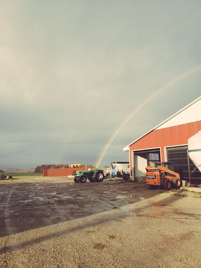 BradWhytock's tweet photo. Well I'm not she's the pot of gold I was hoping for but at least she's paid for #deutzpower #teamnocab https://t.co/cbpGnQaz5w