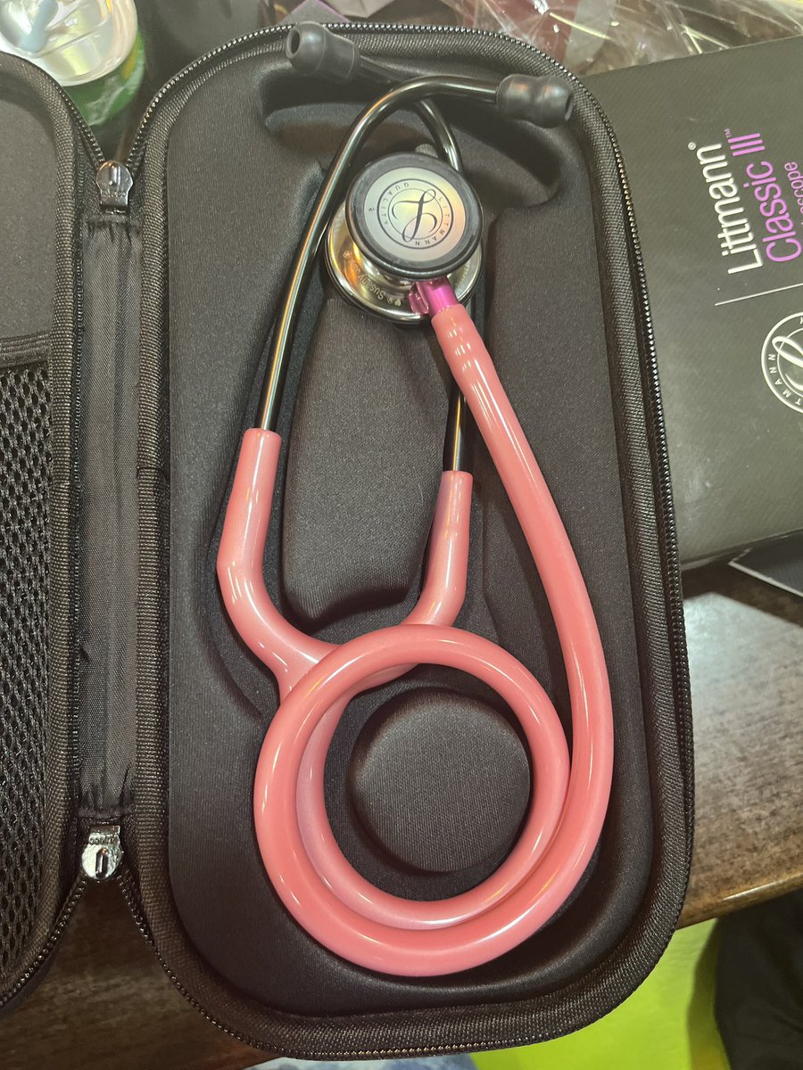 Susany1011's tweet photo. My first ever stethoscope gifted by my mum 😭🥲❤️ I just love the colour! Here’s to the next three years !! #studentparamedic https://t.co/3CctaKohBS