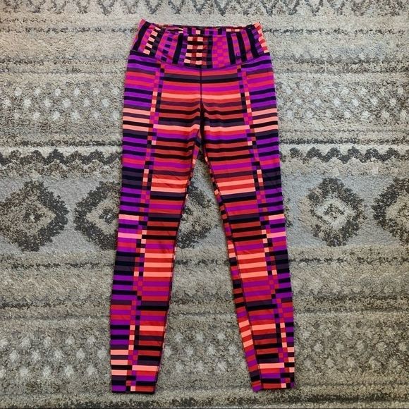 ColorPopCre's tweet photo. So good I had to share! Check out all the items I'm loving on @Poshmarkapp #poshmark #fashion #style #shopmycloset #nike: https://t.co/al5A1iFkWT https://t.co/D8Tbh57m4y
