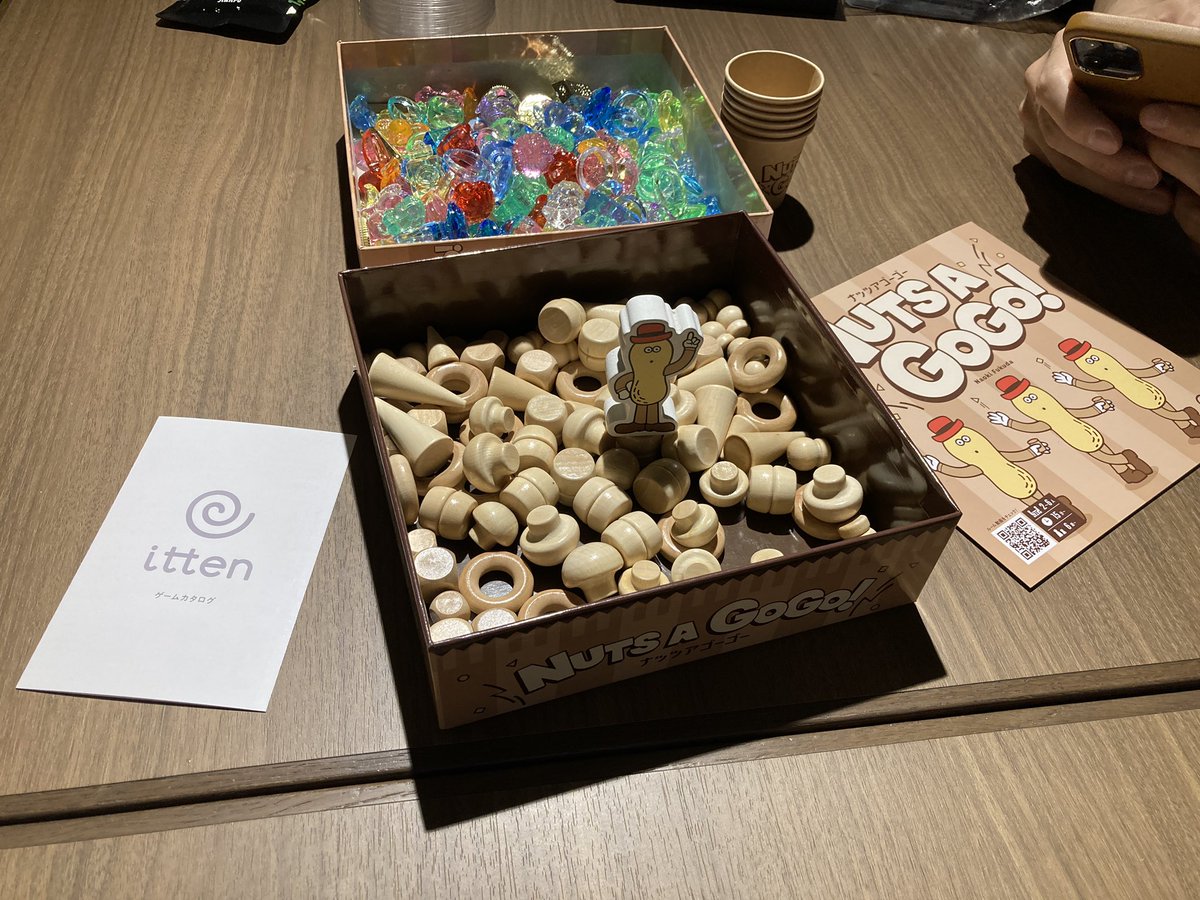 kazuki_masyu's tweet photo. #BBOX2022秋 では
#おだんごびんご で団子に串打ちして、
#NUTSAGOGO! でナッツを詰め放題を楽しみ、
#LOVEPHASER で愛を囁いて、
#音速飯店 で中華料理を作ってきました!
そして写真にはない角刈書店さんの未発表ゲームも最高で来年発売が楽しみ! https://t.co/HItNXRvlvU
