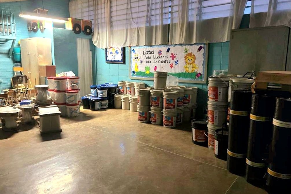 #EnFotos | Así fue la llegada de materiales educativos para la rehabilitación a las escuelas de #LasTejerias: U.E.N. Sergio Medina, U.E.N El Béisbol, U.E.E Nuestra Señora de Belén y la E.B.N Encarnación de Nieves junto al trabajo organizado de las #Bricomiles

#LaPoesiaUnePueblos