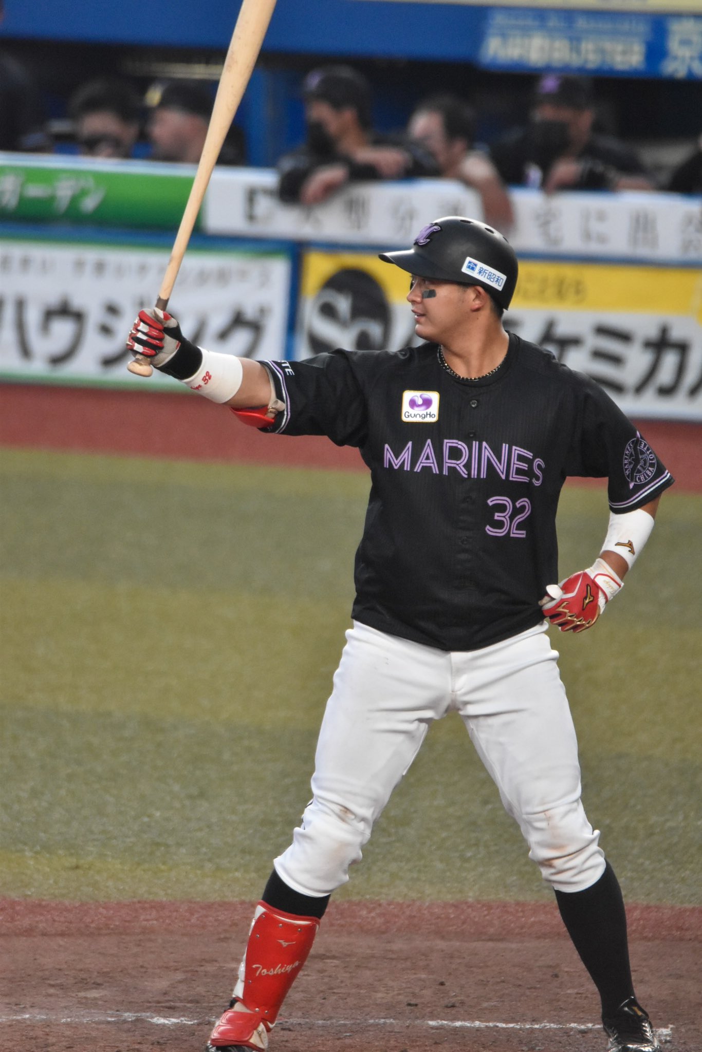 千葉ロッテ 佐藤都志也選手 初本塁打記念 直筆サイン入りフォト
