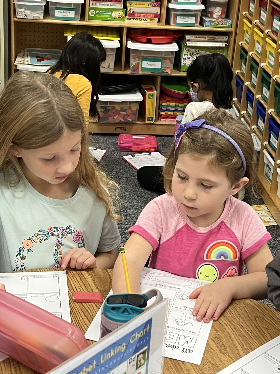 mhubertSCE's tweet photo. AM Kindergarten with their 3rd grade buddies! https://t.co/LcYM7CXDwE