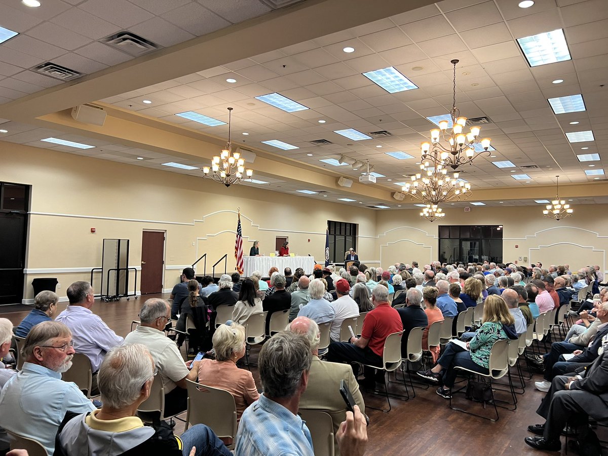 NathanaelHirt's tweet photo. Great debate at the Smithfield Center. It is clear that @JenKiggans will be the next Congresswoman from Virginia’s 2nd District!
#WinWithJen https://t.co/e2yeRbitH2