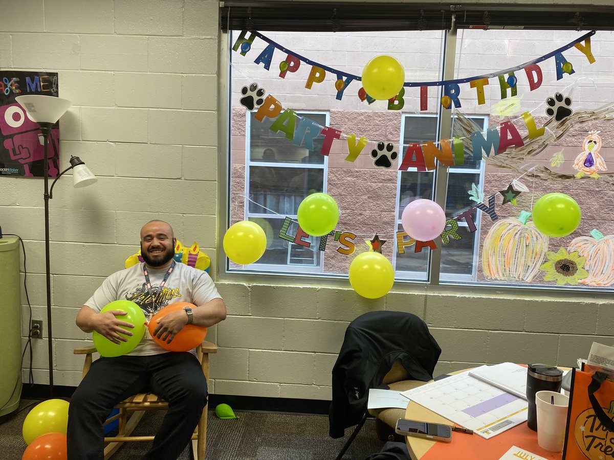 Celebrating our SCEI’s bday!!! Happy birthday from all of us at Hurshel Antwine!!!@HAntwine_MS <a href="/KRunkles_AMS/">Karissa</a>