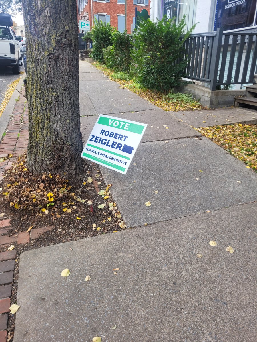 ZeiglerForPA's tweet photo. Even with the wind blowing hard, businesses in Bellefonte within a block of Benninghoff's office put up my signs. #WindsOfChange #SendOffBenninghoff https://t.co/c9nxmeoEt1