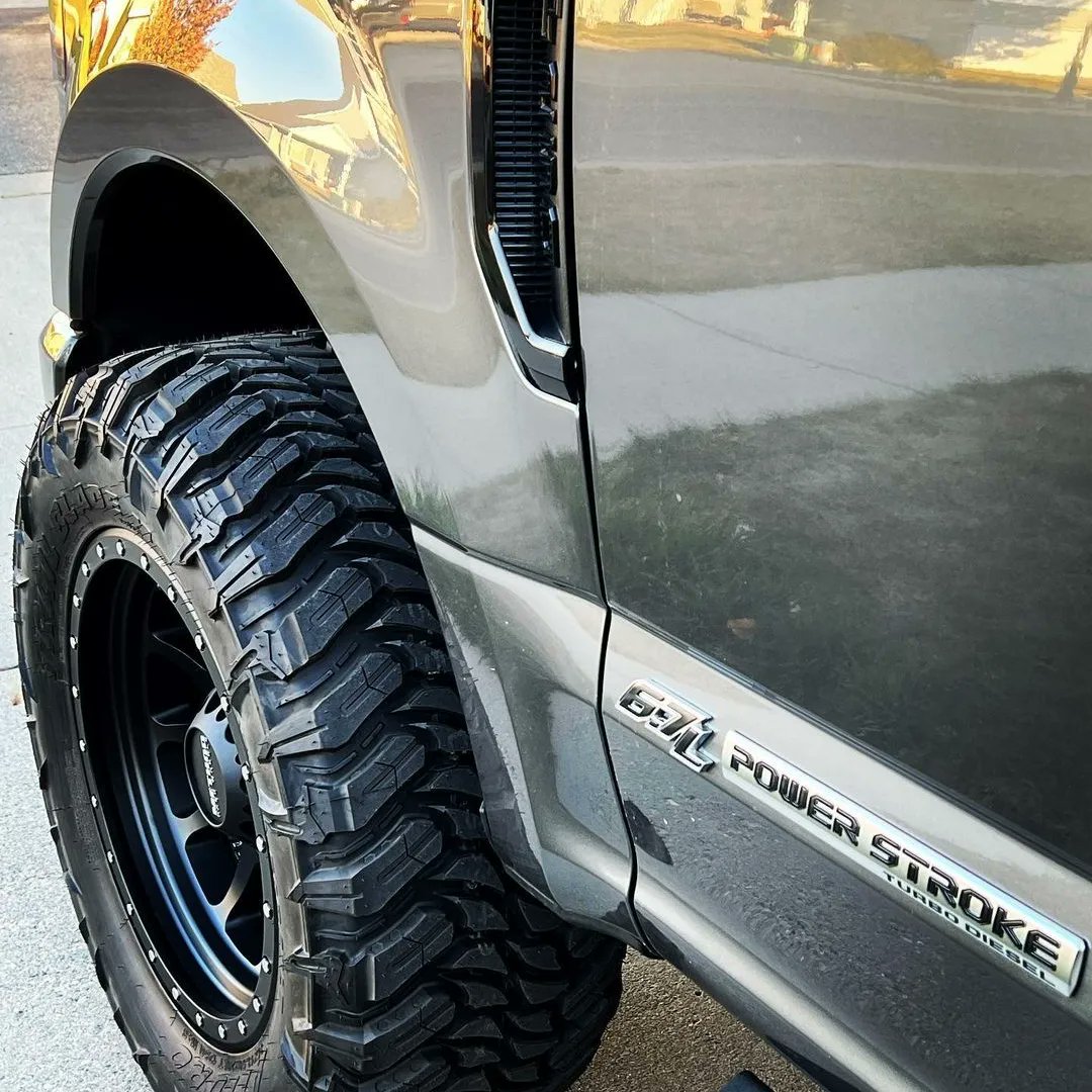 atturotires's tweet photo. Developed with Heavy-Duty Diesel Trucks in mind, 12-ply rated construction and 13.5 section widths mean this Mud Terrain is ready for work (or play 😈)...
.
🛞 - 35x13.5R20 Trail Blade MTS
.
📸 - @701raptor
.
#atturo #atturotires #Diesel #trailblade #trailblademts https://t.co/lUtvTQPEEX