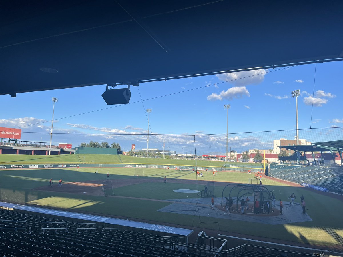 laurenrachell_'s tweet image. Later day for @sportscronkite with @Keenanorourke22 and @dmachaj_13 out at Sloan Park covering the Solar Sox as they take on the Desert Dogs tonight, story on BJ Murray JR coming soon with @calebawiley.