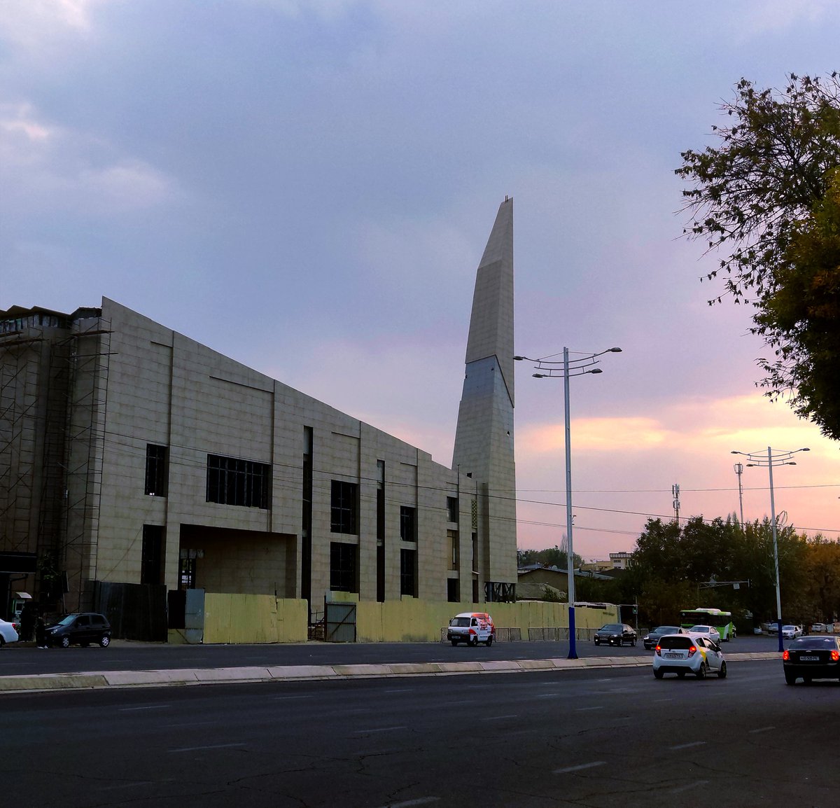 SoliyevSheralii's tweet photo. Hi-tech mosque in Tashkent. 17.10.2022 https://t.co/yfW9tmY7Ka