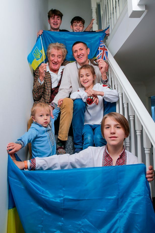 truckerworld's tweet photo. Sir Rod Stewart says he is using his “power” as a knight to help others, after renting a home for a family of seven Ukrainian ref...
#Berlin #Birmingham #Lancaster #London #Warren
🔗 https://t.co/HMrErAi7is https://t.co/mMENcNZhIv