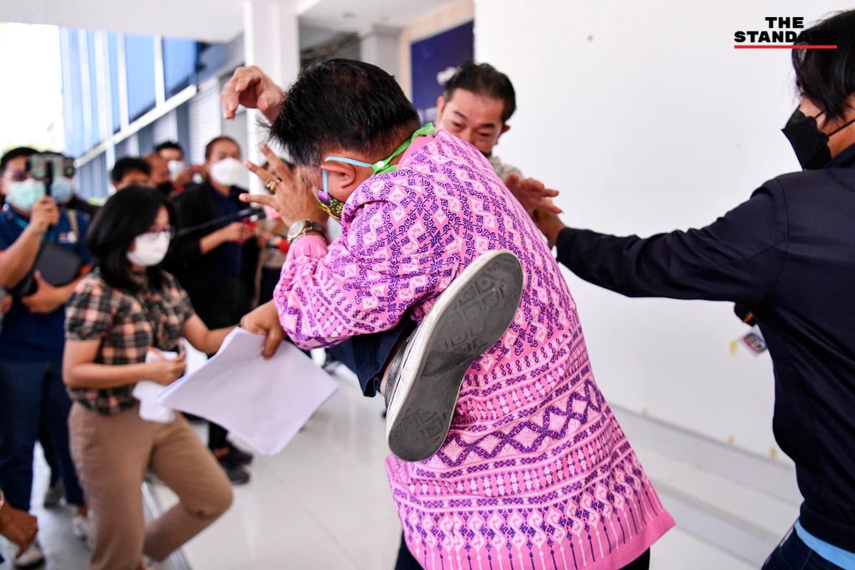 ช.ช้าง หางชี้ (T) tweet media