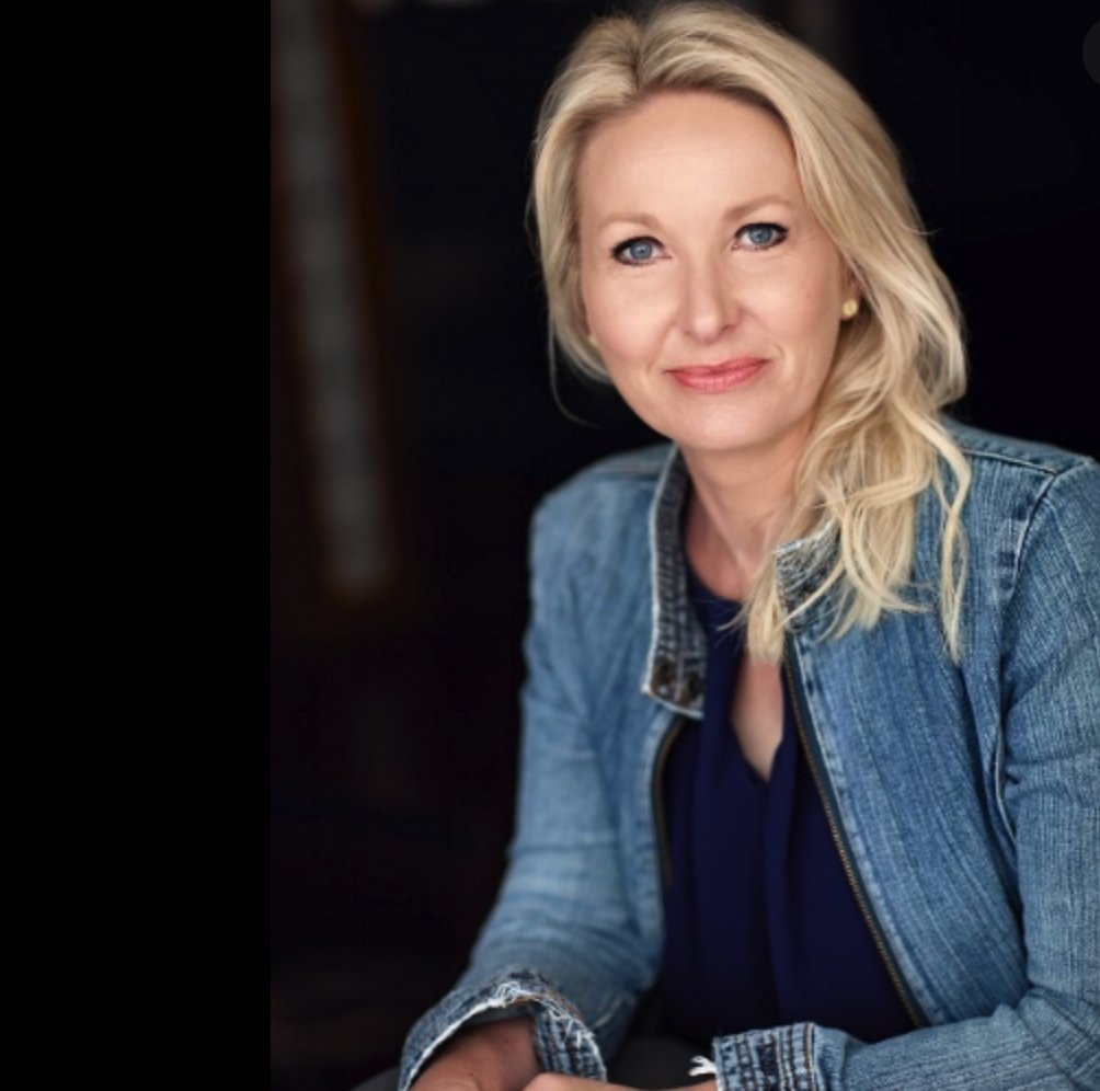 I am writing a kid's book with <a href="/coralvass/">Coral Vass</a>, distilling the ideas that emerged from my Ph.D. to their simplest state so that they can be understood and applied by even the youngest and most important of us, the kids linkedin.com/posts/activity… #complexity #creativity #connectivity