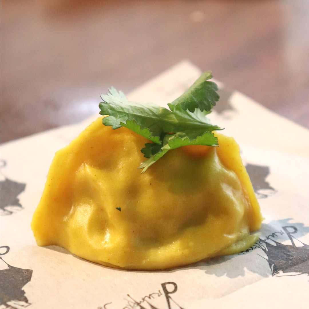 drumplings's tweet photo. Have a swipe through all of our Drumps on the menu, from our classic OG Garlic Prawn to Red Duck Curry &amp; Pork Chive which is newer on our menu. Now don’t you worry theres an option for the whole gang

#melbournetodo #asianfoodmelbourne #melbourneeats #melbournefoodscene https://t.co/gHd2GsCvt1