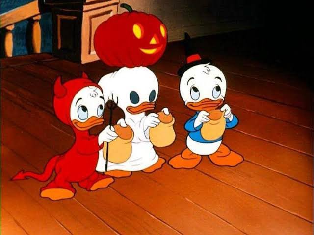 Ro_DCP's tweet photo. Happy birthday to Huey, Dewey and Louie! Today turn 85 years! How they look so young?? https://t.co/RfZBlhU5XZ