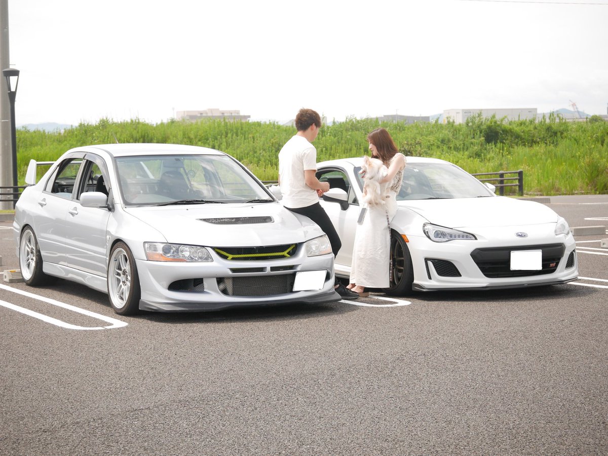 Zc31sH's tweet photo. 改めて、約5年間お付き合いしていた彼女さんと結婚致しました！（息子という名のワンコも家族になり、一気に3人家族！！！）

あまり、スバル車とミツビシ車乗りの夫婦は、いない気がしなくもないですが、よろしくお願いします！！！ https://t.co/fVwMayK2DF