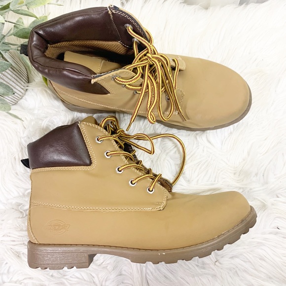 preciousb82's tweet photo. So good I had to share! Check out all the items I'm loving on @Poshmarkapp #poshmark #fashion #style #shopmycloset #kennethcolereaction #vintage #dickies: https://t.co/OCQI4PnPeD https://t.co/hYWdl8ZZkT