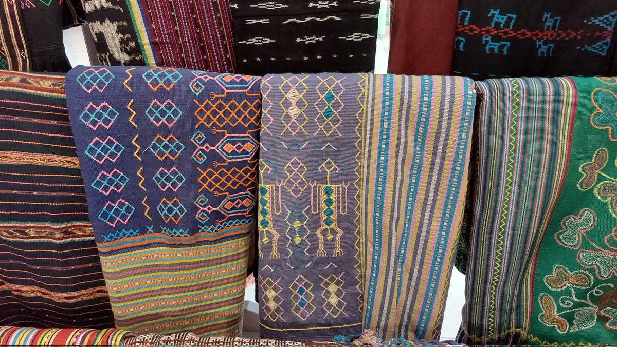 UNDPIndonesia's tweet image. What's a piece colorful #Ikat textile got to do with development solutions? Our office captures the #DeepDemo journey of inventing a new solution to boost Indonesia's digitalisation process, and here's our reflection
@Norimasa_UN @SujalaPant
bit.ly/3VCoeRM