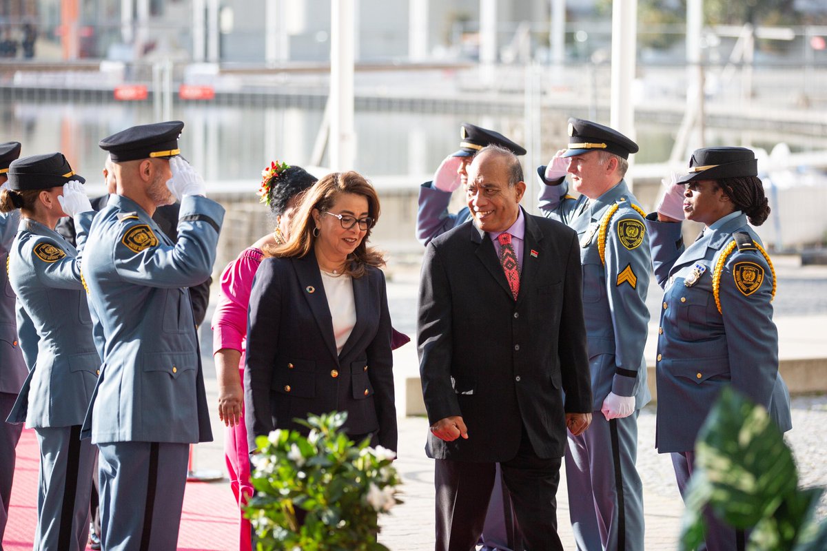 Ghada Fathi Waly (@ghadafathiwaly) on Twitter photo An honour to meet with #Kiribati President Taneti Maamau. We discussed anti-corruption, the <a href="/UN/">United Nations</a> Convention against Transnational Organization Crime, and the increasing threat of cybercrime, crimes that affect the environment & maritime crime. <a href="/UNODC/">UN Office on Drugs & Crime</a> stands ready to assist. An honour to meet with #Kiribati President Taneti Maamau. We discussed anti-corruption, the <a href="/UN/">United Nations</a> Convention against Transnational Organization Crime, and the increasing threat of cybercrime, crimes that affect the environment & maritime crime. <a href="/UNODC/">UN Office on Drugs & Crime</a> stands ready to assist.