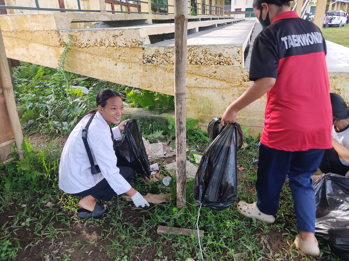 MYBlohit's tweet photo. District Administration &amp; NYK-Lohit along with youth Volunteers from multiple associations (Taekwondo, Karate, Olympic, Football, Volleyball, cricket) actively participating in Plogging Run. #SwachhBharat2022 #CleanIndia2 #ArunachalPradesh @ianuragthakur @YASMinistry @Nyksindia https://t.co/kEQvibQbw7