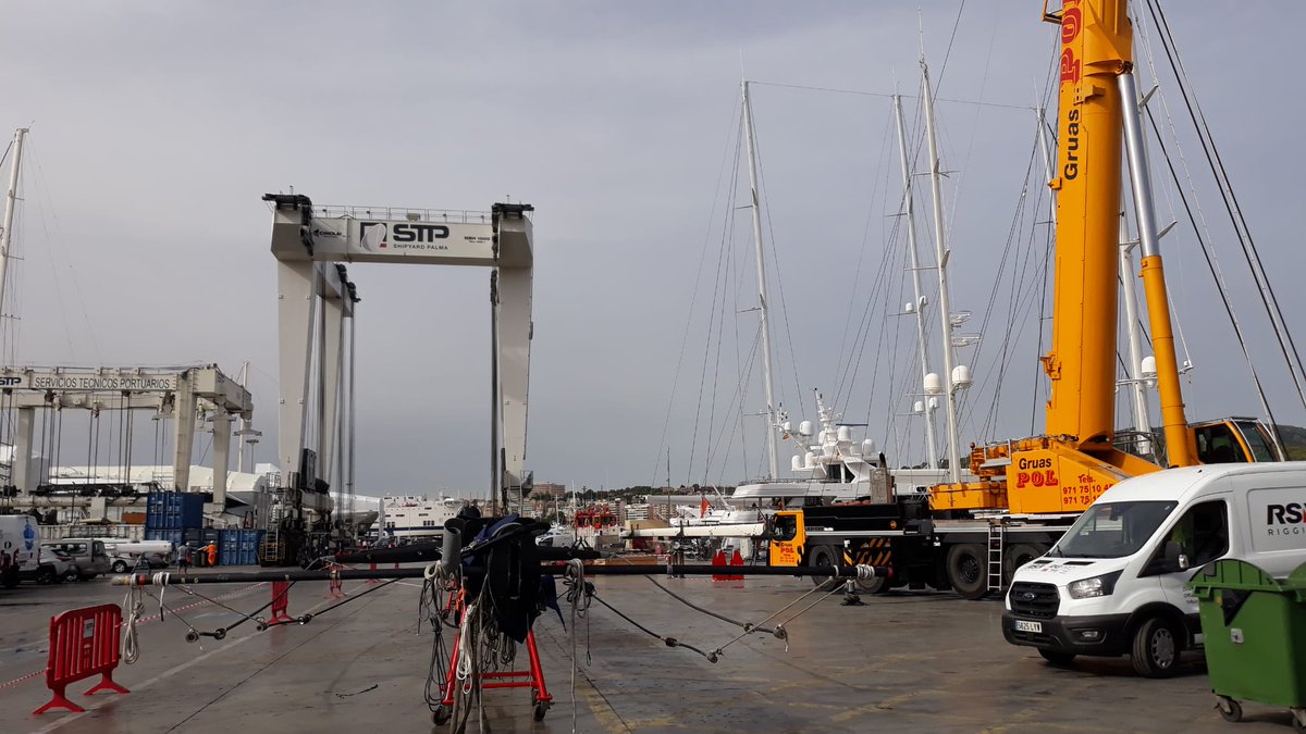 RSBRigging's tweet photo. For the third perfectly executed J Class rig pull in as many weeks by our team of riggers, we now have Svea's Southern Spars rig safely on the trolleys for her service and maintenance works to commence.
#southernspars #svea #jclass #yachtrigging #sailingyacht #classicjclass https://t.co/iXft1JOUnk