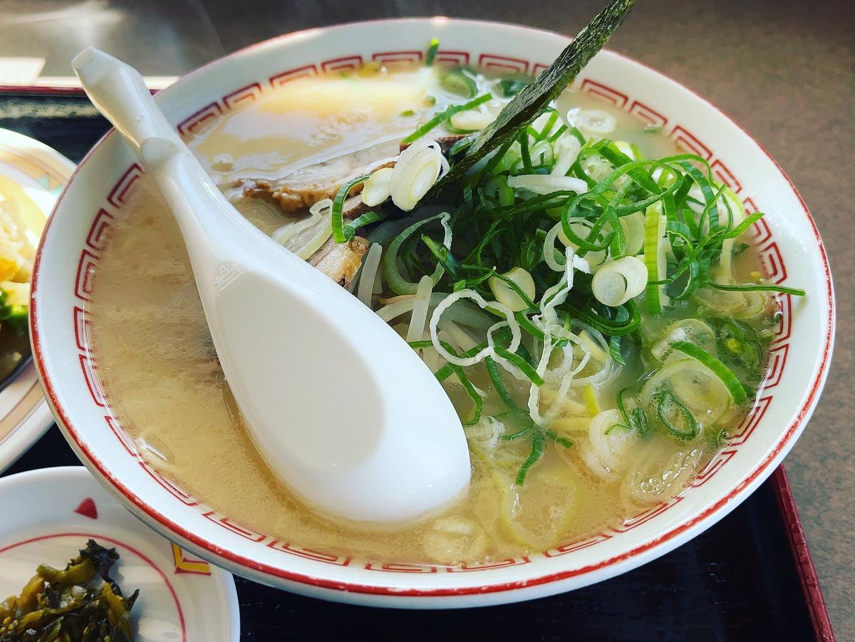 Jimny_Jim23's tweet photo. #うどん処ウエストリバア #ラーメンセット
#みちしお #MICHISHIO #貝汁のみちしお #ドライブイン #割烹 #天然温泉 #大型駐車場完備
#ウエストリバア #うどん処 #食堂 #食券 #自動オーダー #西川氏
#ラーメン #とんこつラーメン #チャーシュー #もやし #のり #ネギ #中細麺 #高菜
#焼きめし https://t.co/jgBymVbGL4