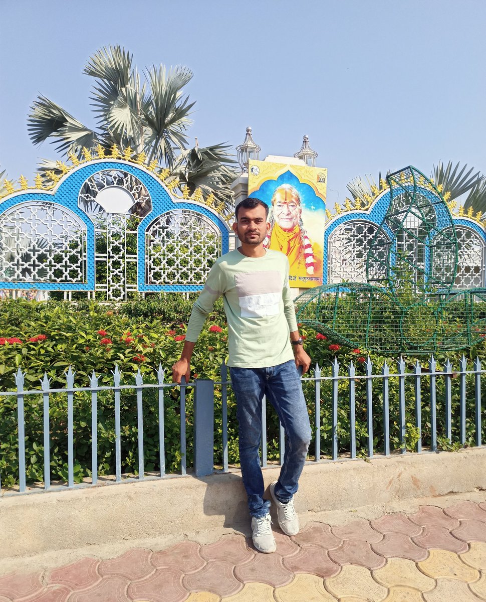sachansahab007's tweet photo. हरे #राधे हरे #कृष्णा
आनंद में खो जाता है दिल
वृन्दावन की गलियों में
कुछ अलबेला सा नशा है
राधे-राधे की ध्वनियों में
@shiprasachan65 @MadhuLa10197304 @Amitkum65935823 @ABPNews @CdoKanpurDehat @DMKanpurDehat @kuldeep_crime @dvvnlkanpurdeha @AbhayDu18312764 @vrin_davan @prem_mandir https://t.co/L18n5moSYB