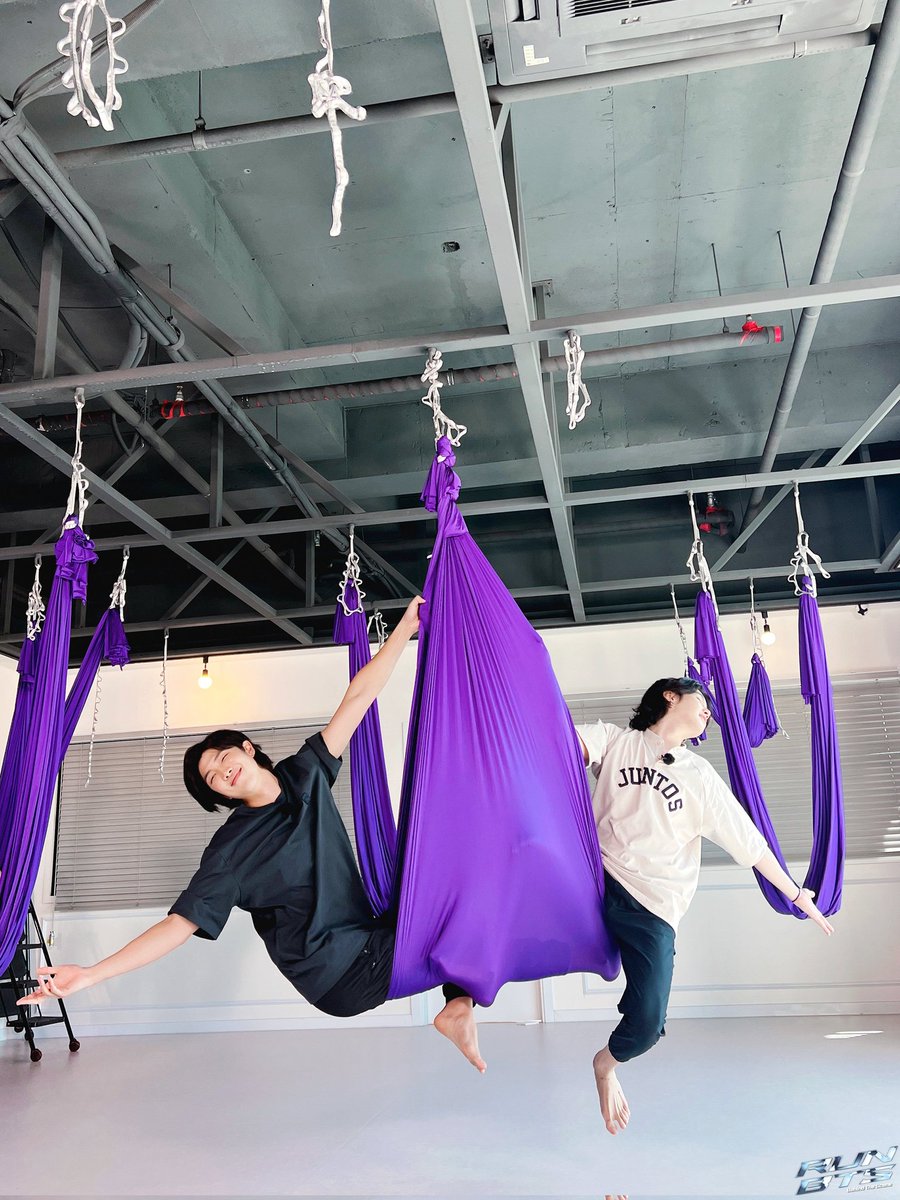 btsgloballyarch's tweet photo. Run BTS! 2022 Special Episode - Fly BTS Fly Part 2 Preview Cuts https://t.co/SbYayu3O11