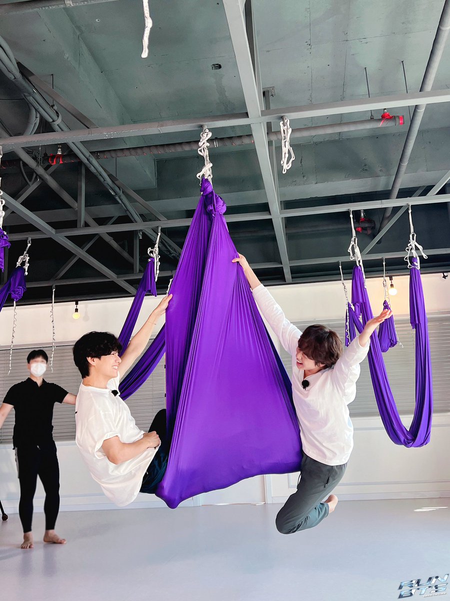 Uiarbulletproof's tweet photo. [RUN BTS – Ep especial #4]

— Imágenes previas de RUN BTS 2022.

©BRILLER__613 | @BTS_twt #BTSARMY #BTS (1/2) https://t.co/YpAOaJwnKQ