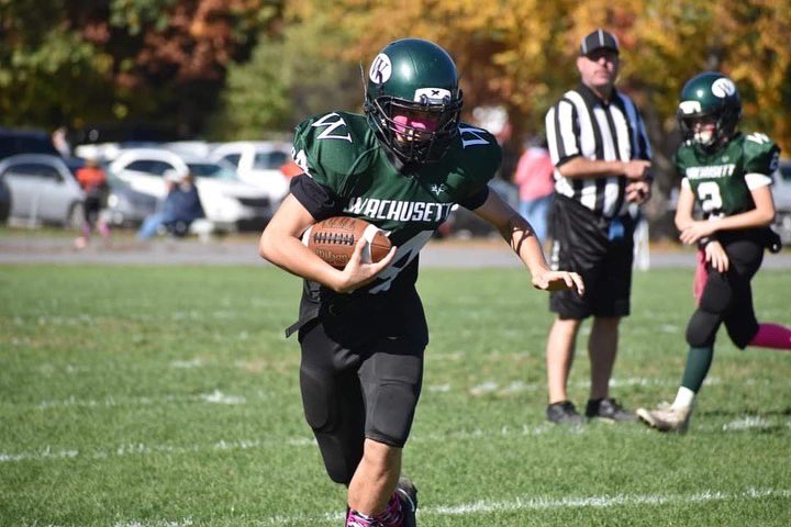 brandondivito10's tweet photo. Brandon is having a phenomenal season. He is a RB and LB. He has scored 8 touchdowns and is one of the 8th grade team captains! #go44 https://t.co/9SMtxgDQmf