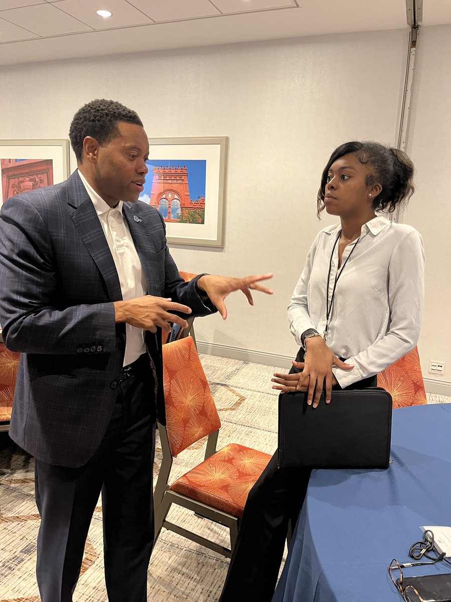 Our Miss MANRRS, Danae Carney, connecting with Rick Deadwyler — U.S East Region Director for Government and Industry Affairs at <a href="/corteva/">Corteva Agriscience</a> at the MANRRS Region 1 Cluster last week!

#WeAreMANRRS #UMES #Agriculture