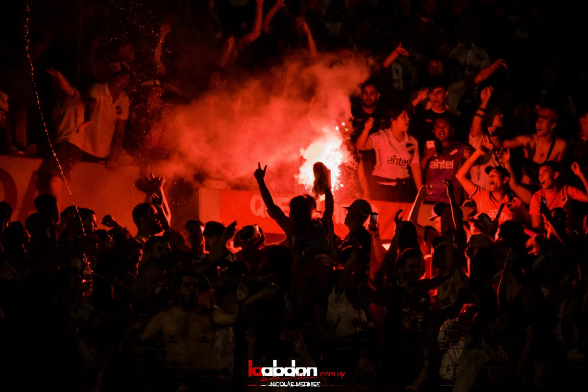 Y TODOS DE LA CABEZA FESTEJANDO POR NACIONAL 🔵⚪️🔴