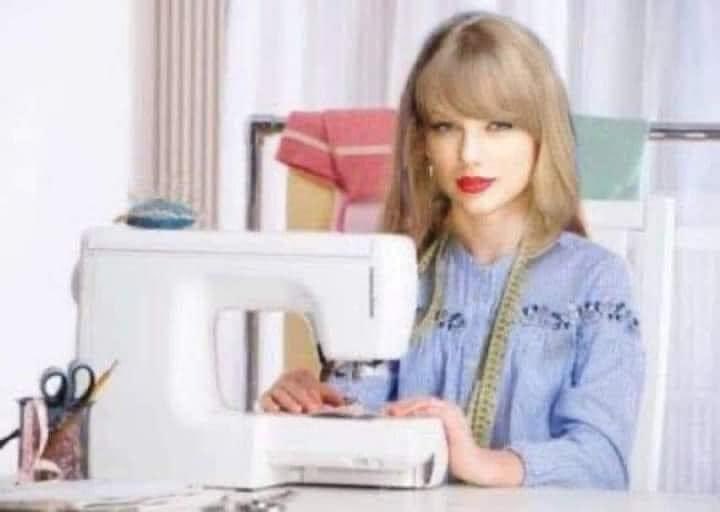 Ahorita me hago un técito, me pongo taylor swift y a trabajar hasta la madrugada