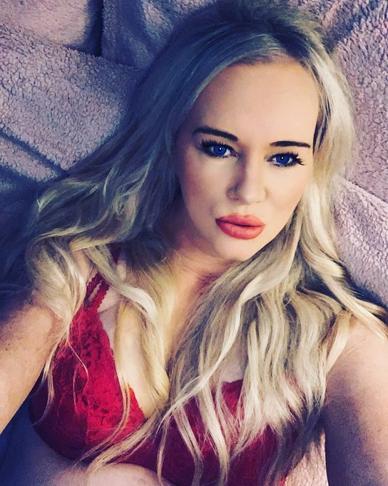 Red underwear is my favourite underwear, makes me feel super sexy when i wear it xx https://t.co/6YZ