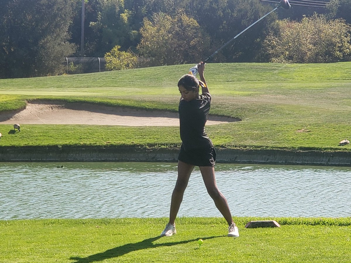 golfmitty's tweet photo. Monarchs Beat the Panthers:
Archbishop Mitty 188
Presentation 225
Trudy Tan 33 (Medalist)
Allison Lam 34
Grace Hui 34
Aryana Satheesh 35
Played at Los Lagos GC https://t.co/8V8We8VA2t
