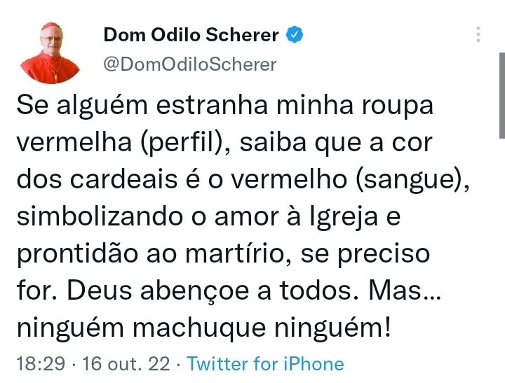 Dom Odilo Scherer, Archbishop of São Paulo, tweets that the reason why he uses red clothing is because he is a cardinal not because he is a communist.