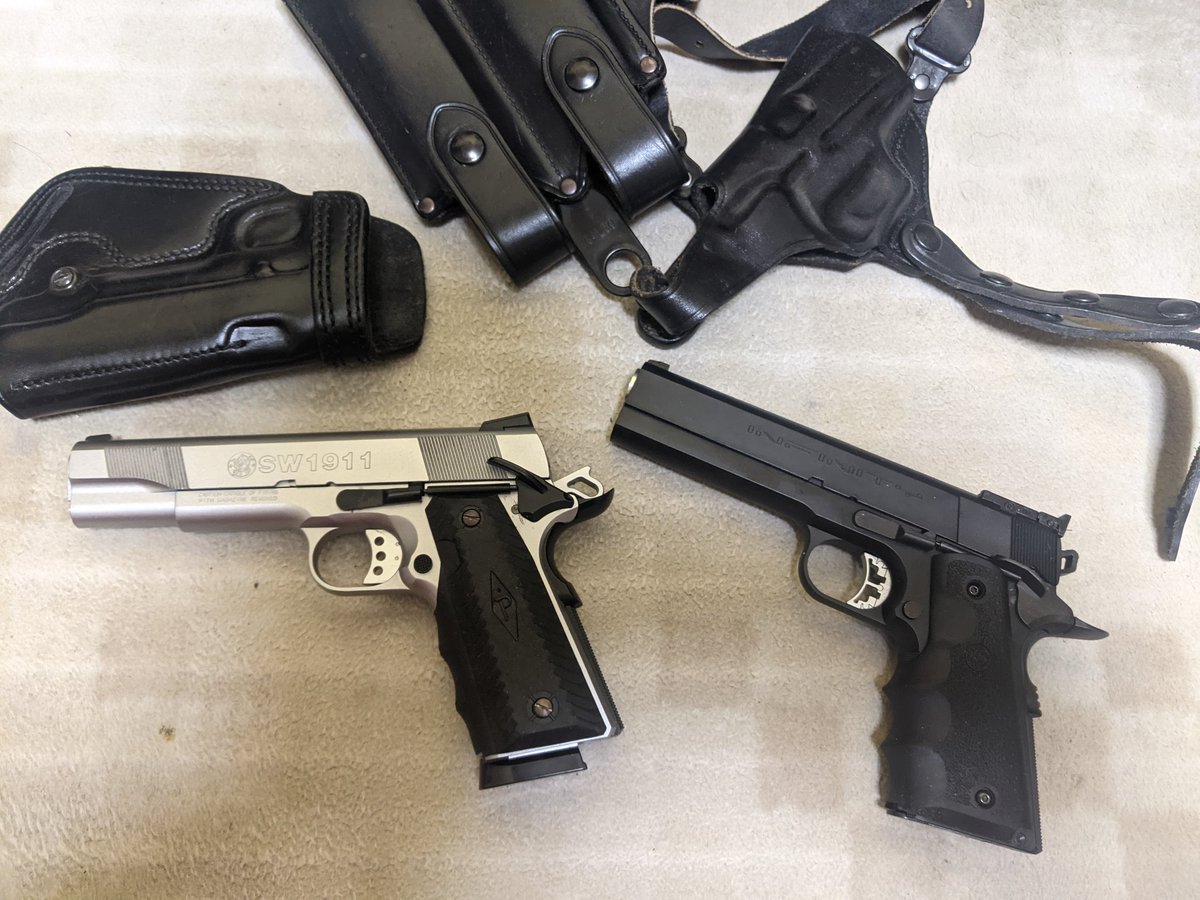 seikantekishar1's tweet photo. #お前らの好きなピストル晒せ 
ガバガバのガバとその系列のM945
#sw1911 #INFINITYIED #STISTACCATOHOST #M945 https://t.co/bklskH2XOJ