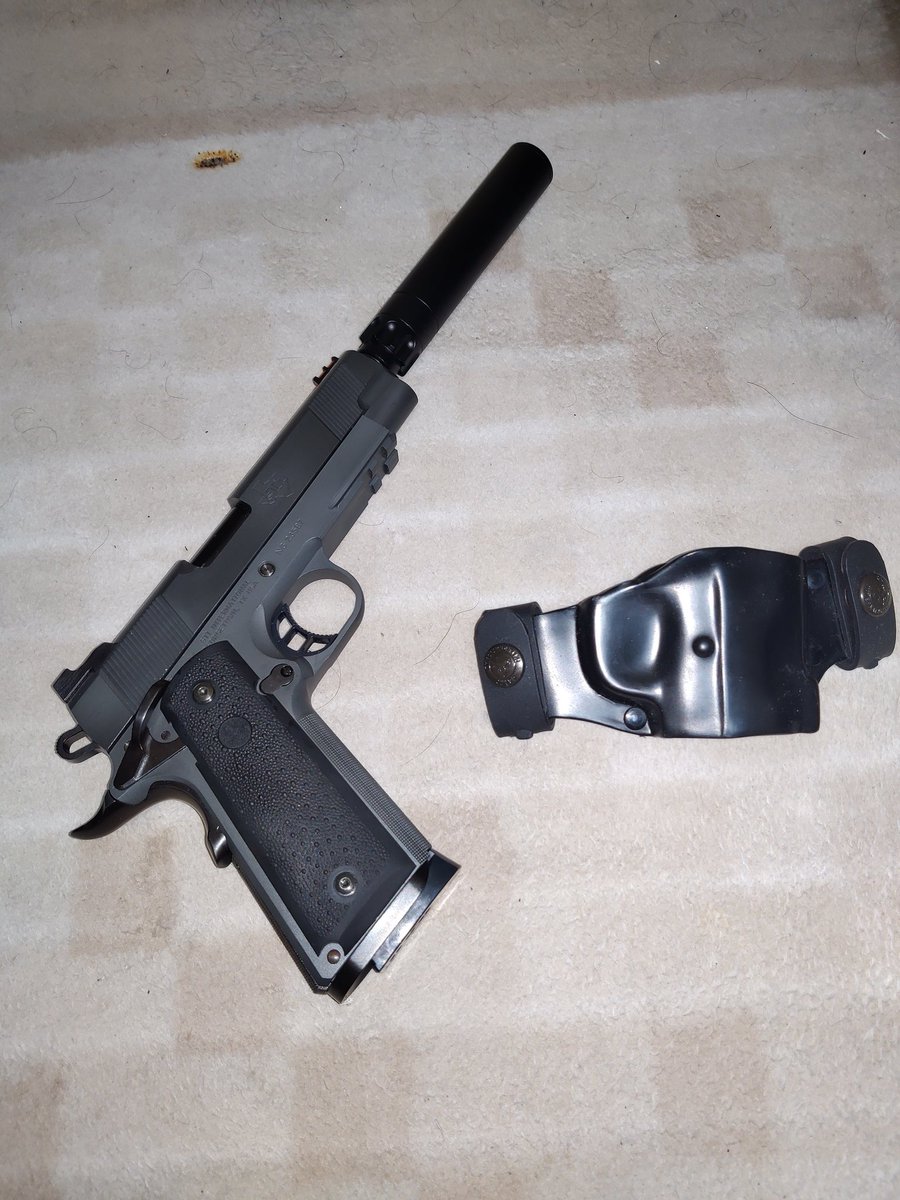 seikantekishar1's tweet photo. #お前らの好きなピストル晒せ 
ガバガバのガバとその系列のM945
#sw1911 #INFINITYIED #STISTACCATOHOST #M945 https://t.co/bklskH2XOJ