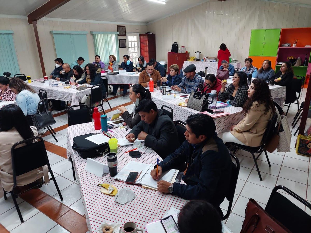 Suseth_DeLaO's tweet photo. Reunión de trabajo con Asesores Metodológicos de Primaria🤓✏️😃
#SREBAtlacomulco
#ReuniónDeTrabajo
#ERA
#ADE
#EvaluaciónDiagnóstica
#PerfilDeEgreso
@TinocoGRogelio @geramonro05 https://t.co/KvjYnGohom