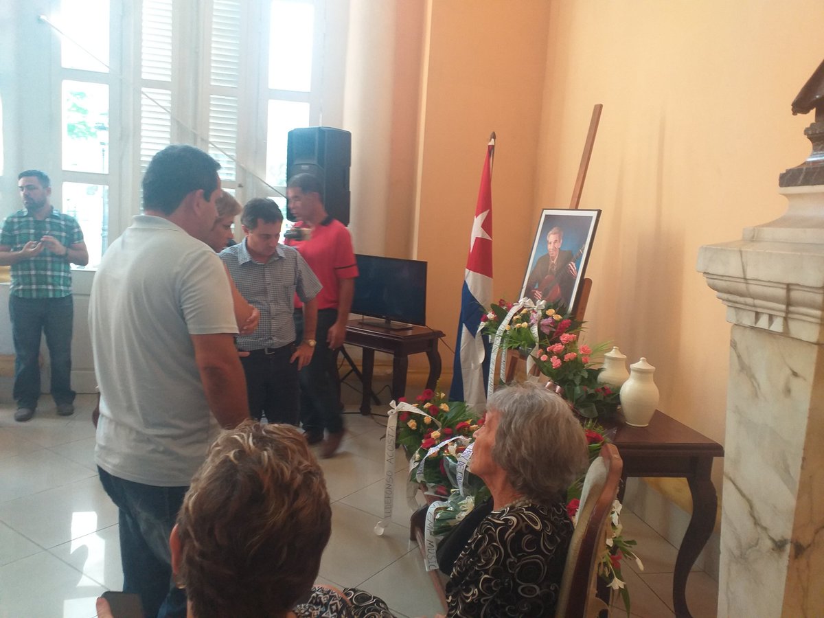 Osbel Marrero Acosta (@osbelmarrero) on Twitter photo Matanzas dice adiós a uno de sus hijos más queridos. Ildefonso Acosta a muerto, nuestro Premio Nacional de Música , el Guitarrista y compositor amado por todos los matanceros.
<a href="/AlpidioAlonsoG/">Alpidio Alonso Grau</a> <a href="/KenelmaCarvaja1/">Kenelma Carvajal</a> <a href="/InesMChapman/">Inés María Chapman Waugh</a> Matanzas dice adiós a uno de sus hijos más queridos. Ildefonso Acosta a muerto, nuestro Premio Nacional de Música , el Guitarrista y compositor amado por todos los matanceros.
<a href="/AlpidioAlonsoG/">Alpidio Alonso Grau</a> <a href="/KenelmaCarvaja1/">Kenelma Carvajal</a> <a href="/InesMChapman/">Inés María Chapman Waugh</a>