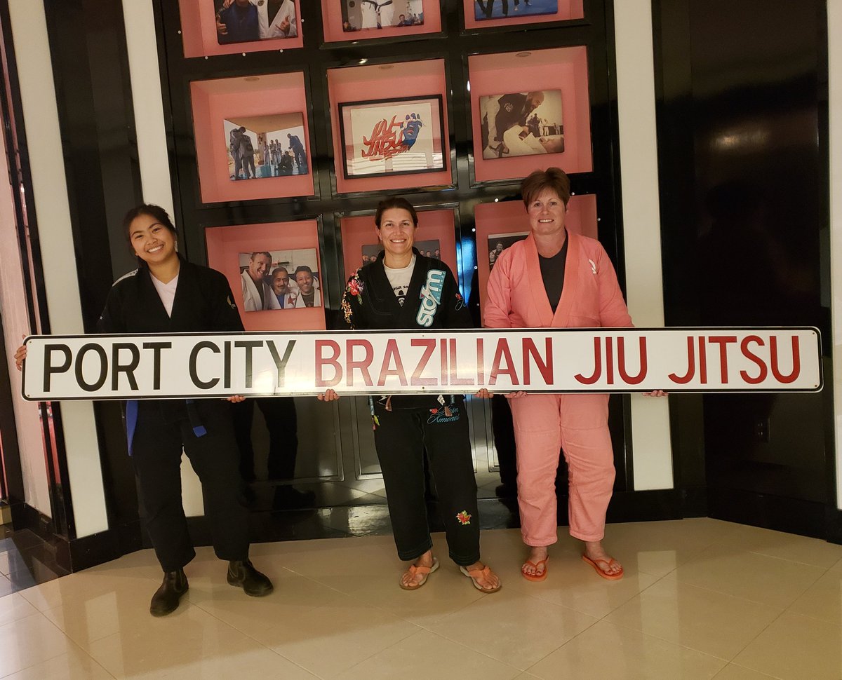 aroselaw's tweet photo. We are loving our new home at Port City Bjj! #portcitybjj #supportwomensbjj #womensbjj #womensjiujitsu https://t.co/pnrqgNSJpa