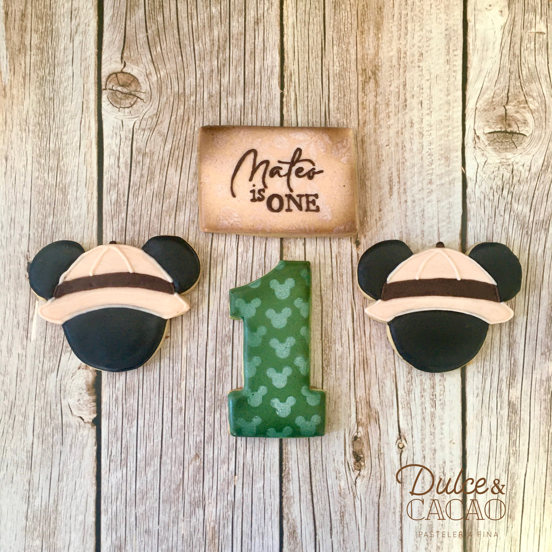 DulceyCacao's tweet photo. Y las galletas del tema a juego no podían faltar en el candy bar de Mateo.

#dulceycacao #postrespanama #postrespty #galletaspanama #galletascumpleaños #galletasmickeymousesafari #birthdaycookies #mickeymousesafaricookies https://t.co/42XJzxWrRB