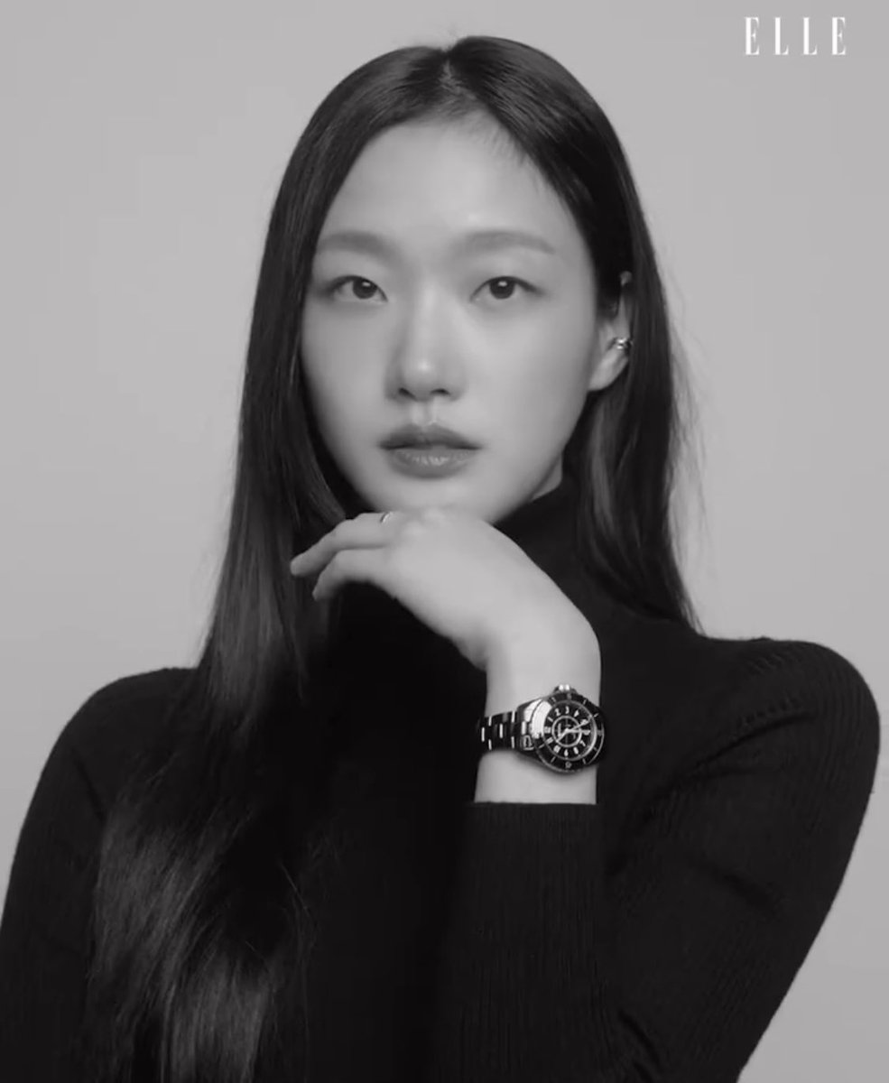 misskaahaani's tweet photo. We don't talk enough about how #KimGoEun can literally do anything she puts her mind to. She is a brilliant actress yes, but she has proved that she can be an amazing singer/dancer/idol, model, comedian, or director. She's so talented and so hard-working 🥺 https://t.co/xfL3mSbskY