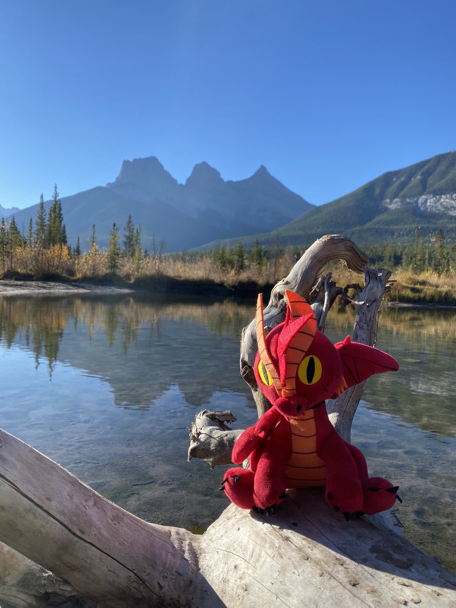 SofieRask2's tweet photo. #dralgothedragon at The Three Sisters mountains in Canmore https://t.co/7cvc7hyTid
