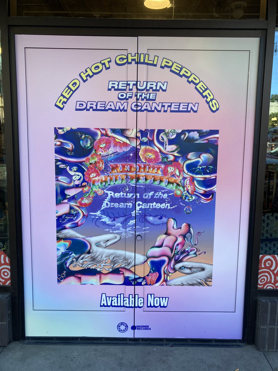 JRodReports's tweet photo. Chilis! Picking up my vinyl 🌶️⭐️ @ChiliPeppers @flea333 @RHCPchad Now if I could only get them to sign it while in LA! https://t.co/pII5N48tbH
