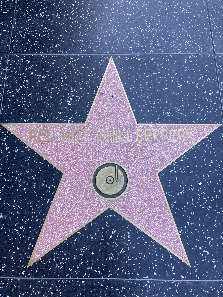 JRodReports's tweet photo. Chilis! Picking up my vinyl 🌶️⭐️ @ChiliPeppers @flea333 @RHCPchad Now if I could only get them to sign it while in LA! https://t.co/pII5N48tbH